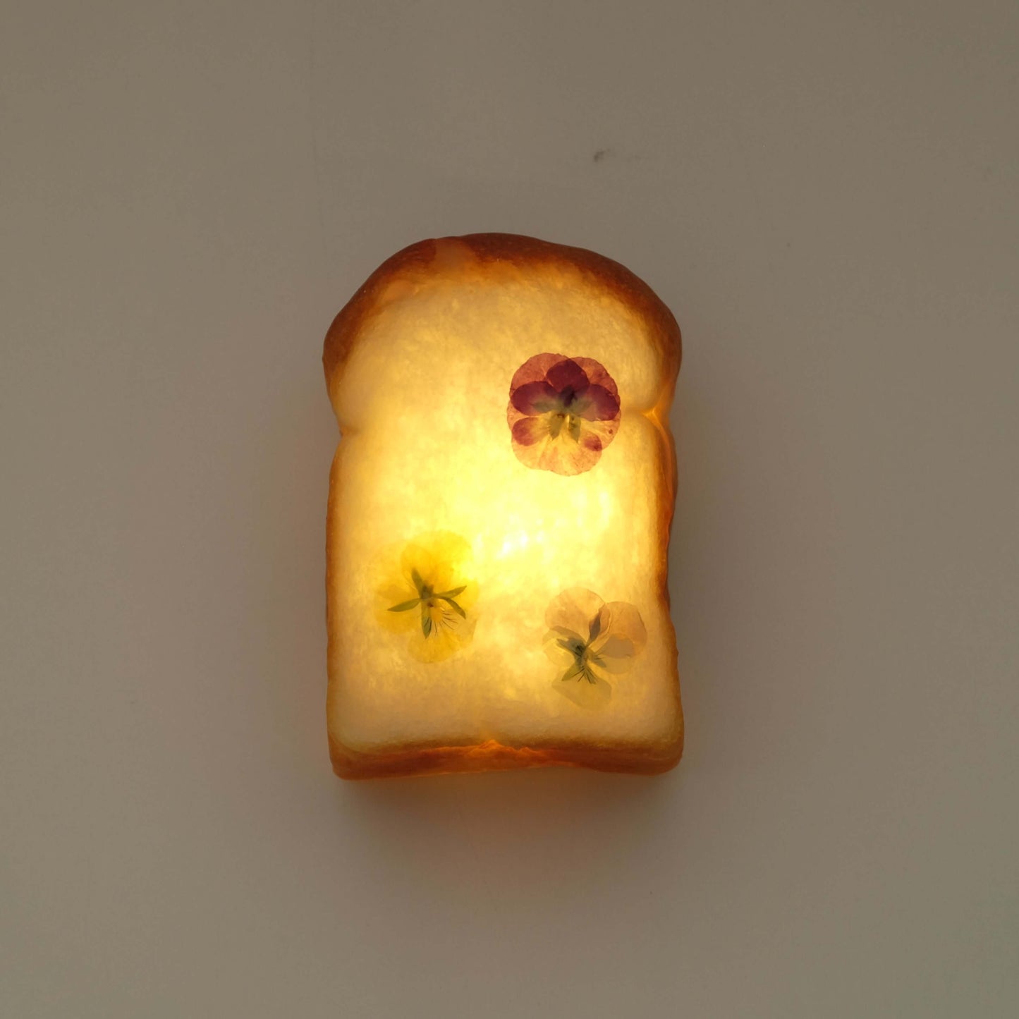 Dauphinette x Pampshade Bread Lamp with Flowers
(Limited Edition)