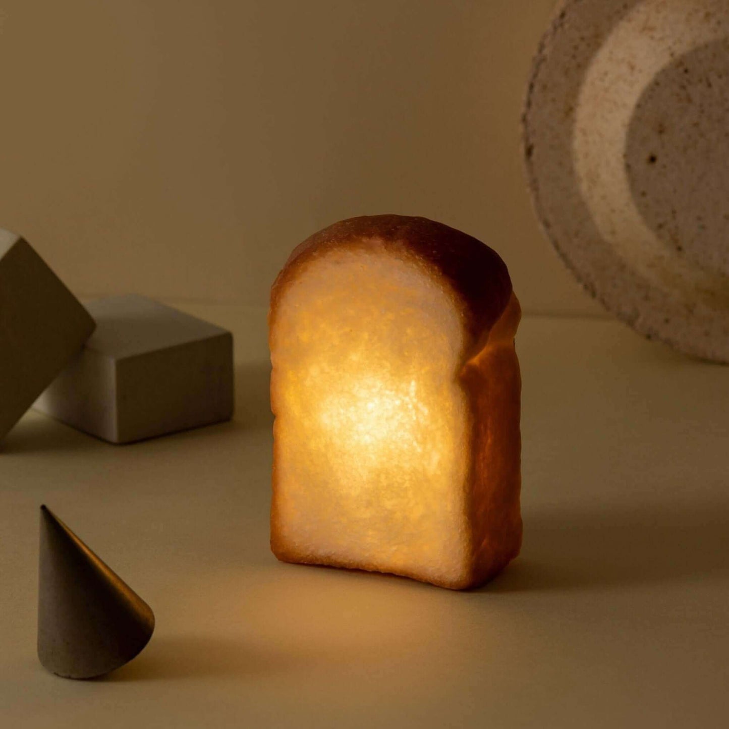 トースト(山食) Bread Lamp (電池タイプ)| PAMPSHADE | Yukiko Morita PAMPSHADE Online shop