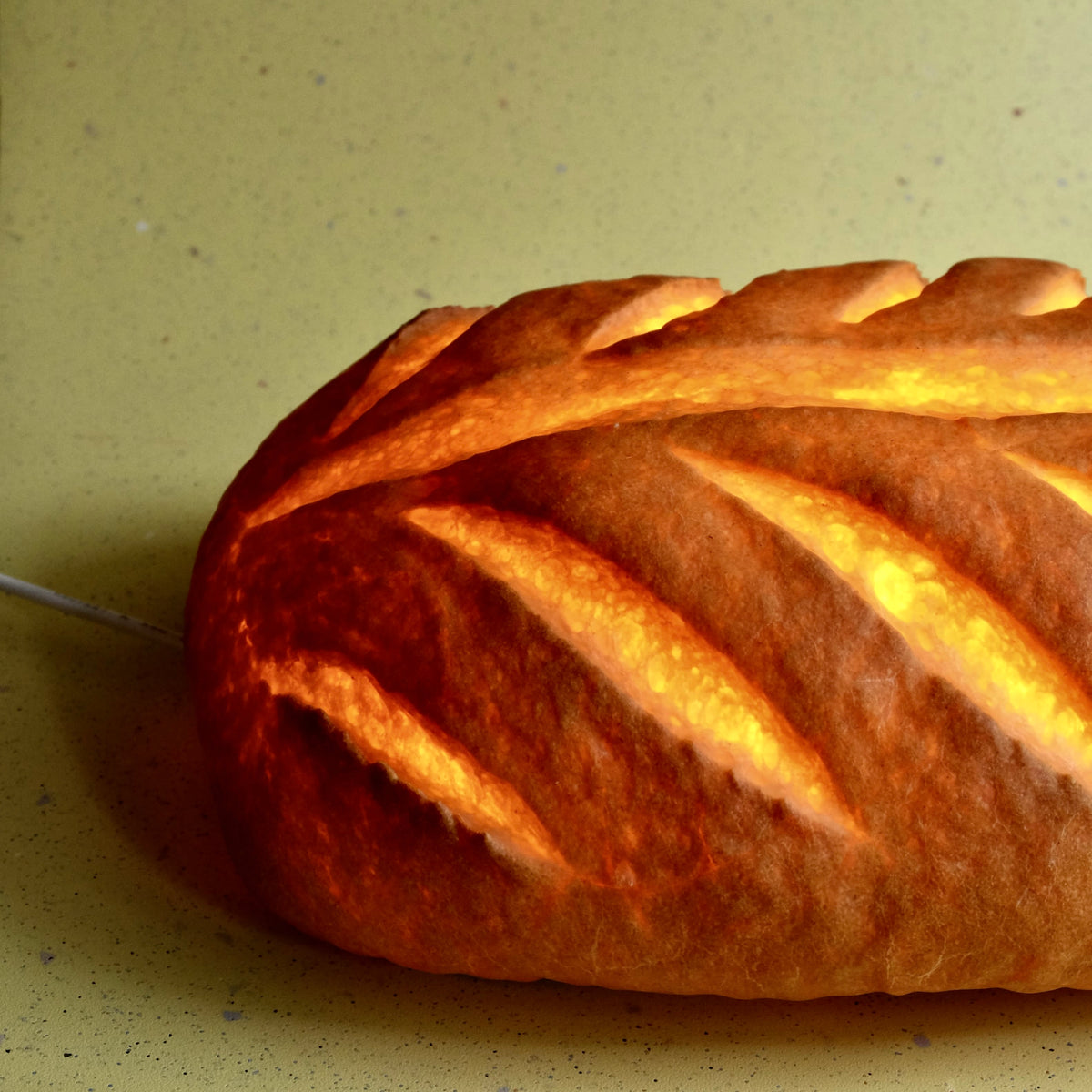 Limited Collection | Giant Leaf Bread Lamp